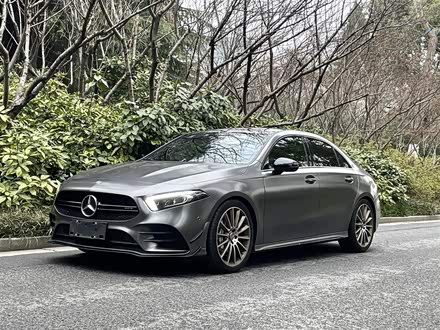 奔驰A级AMG 2019款 AMG A 35 L 4MATIC 先型特别版