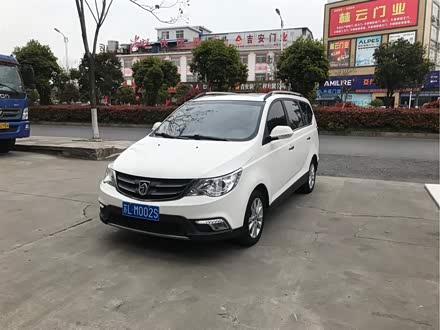 宝骏730 2014款 1.5L 手动豪华型 7座