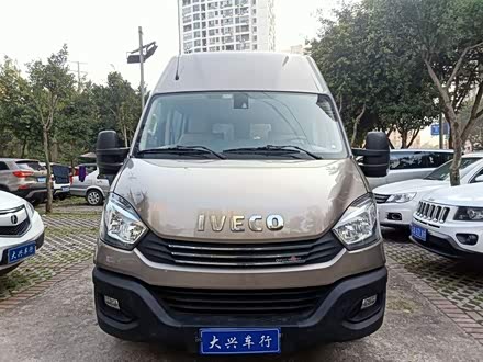 依维柯欧胜 2020款 3.0T 自动运瑞手动门加长轴双排高顶F1C