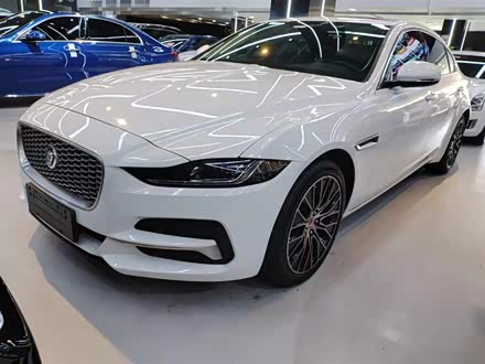 捷豹XEL 2022款 2.0T 200PS R-DYNAMIC 青春运动版