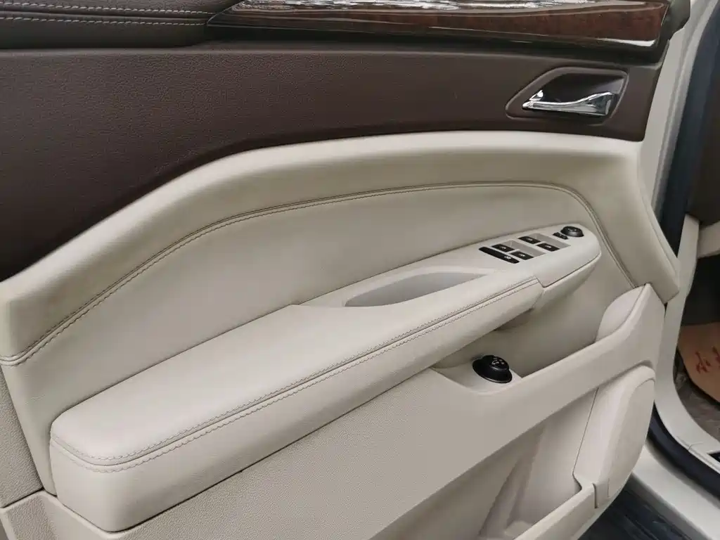 Cadillac SRX 3.0L Luxury Type, фото 11