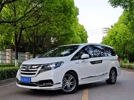 艾力绅 2019款 2.0L 混动豪华版