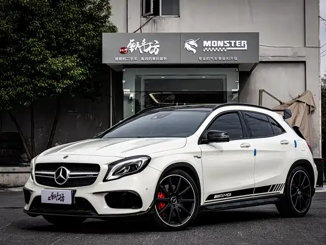 MERCEDES-BENZ  GLA AMG 2017