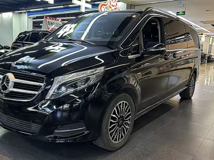 奔驰V级 2017款 V 260 L 尊贵加长版