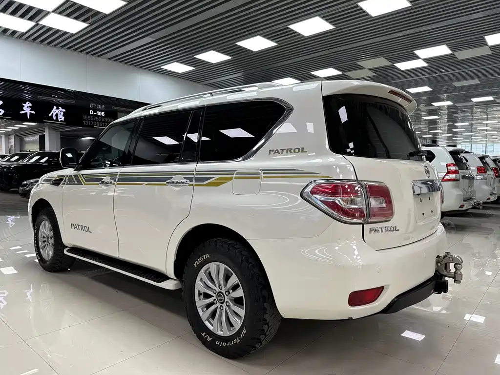 NISSAN TOURE