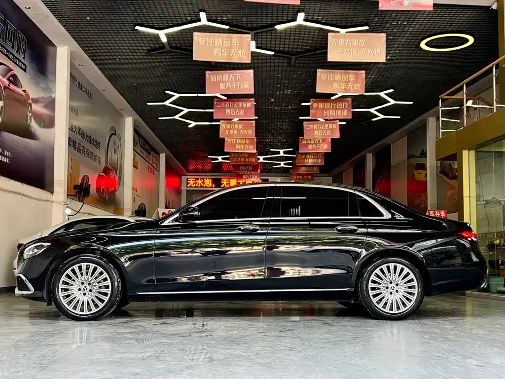 MERCEDES-BENZ E CLASS