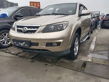 比亚迪S6 2014款 2.0L 手动豪华型 7座