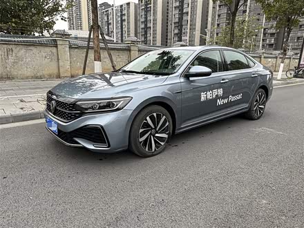 帕萨特 2022款 330TSI 星空尊贵版