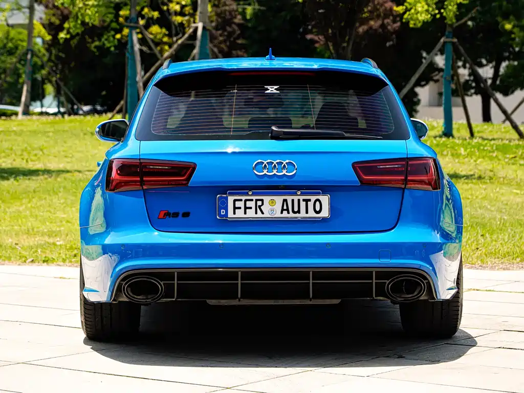 AUDI RS 6