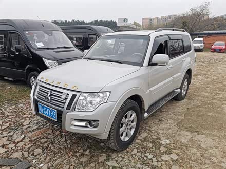帕杰罗进口 2019款 3.0L 自动舒适版