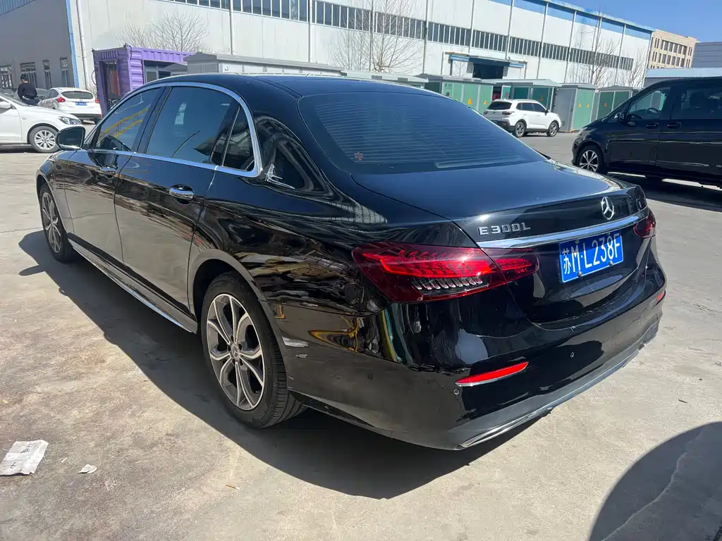 MERCEDES-BENZ E CLASS