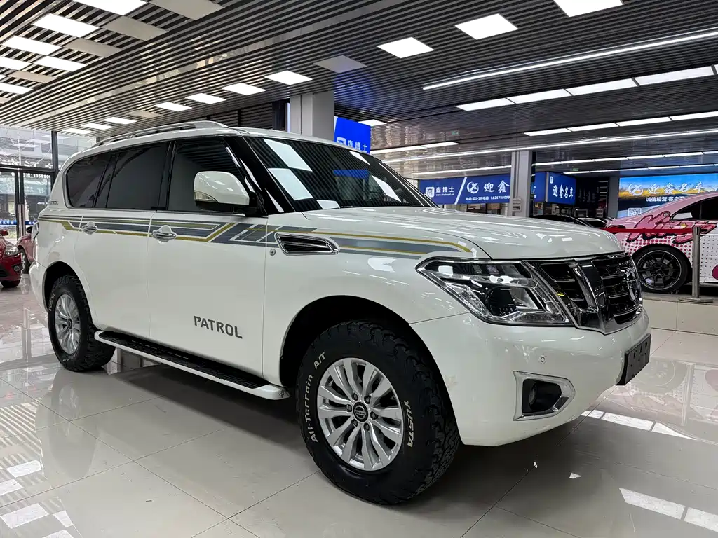 NISSAN TOURE