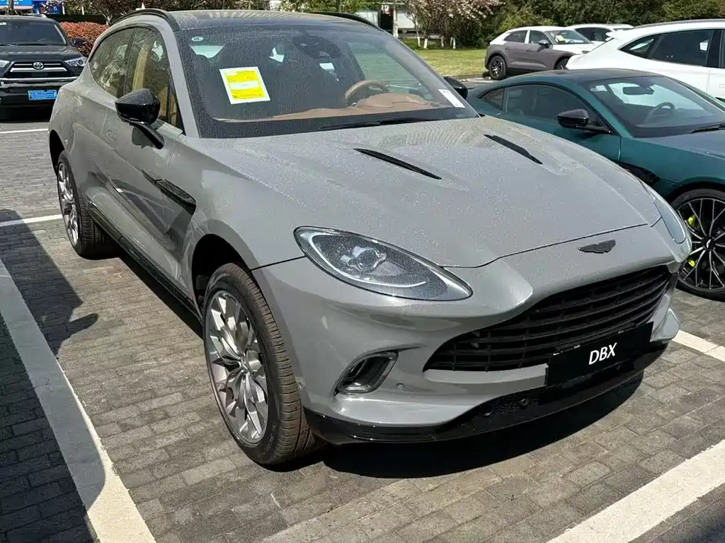 ASTON MARTIN  DBX