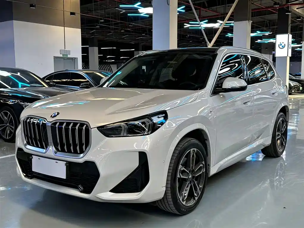BMW X1 2023 года sDrive25Li версия M-спорта 6000 km 2023