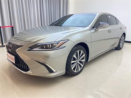 雷克萨斯ES 2020款 200 卓越版