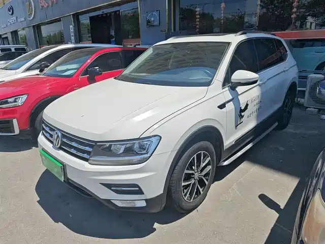 VOLKSWAGEN TIGUAN L 2017