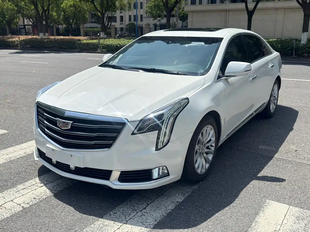 CADILLAC XTS