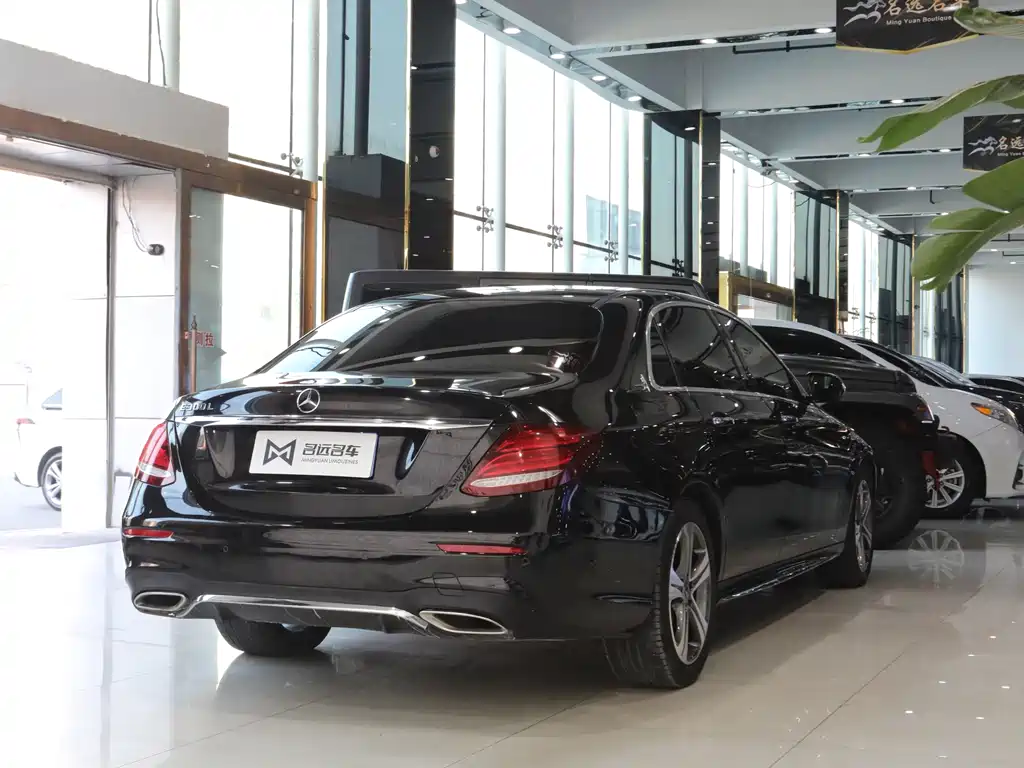 MERCEDES-BENZ E CLASS