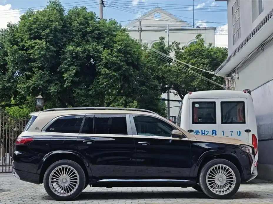 MERCEDES-BENZ  GLS
