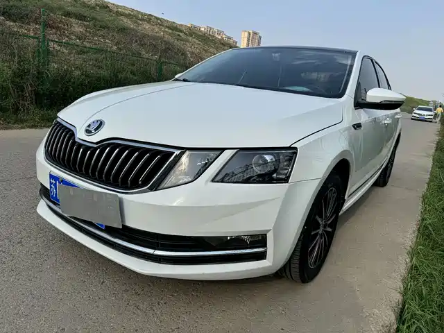 SKODA OCTAVIA 2019