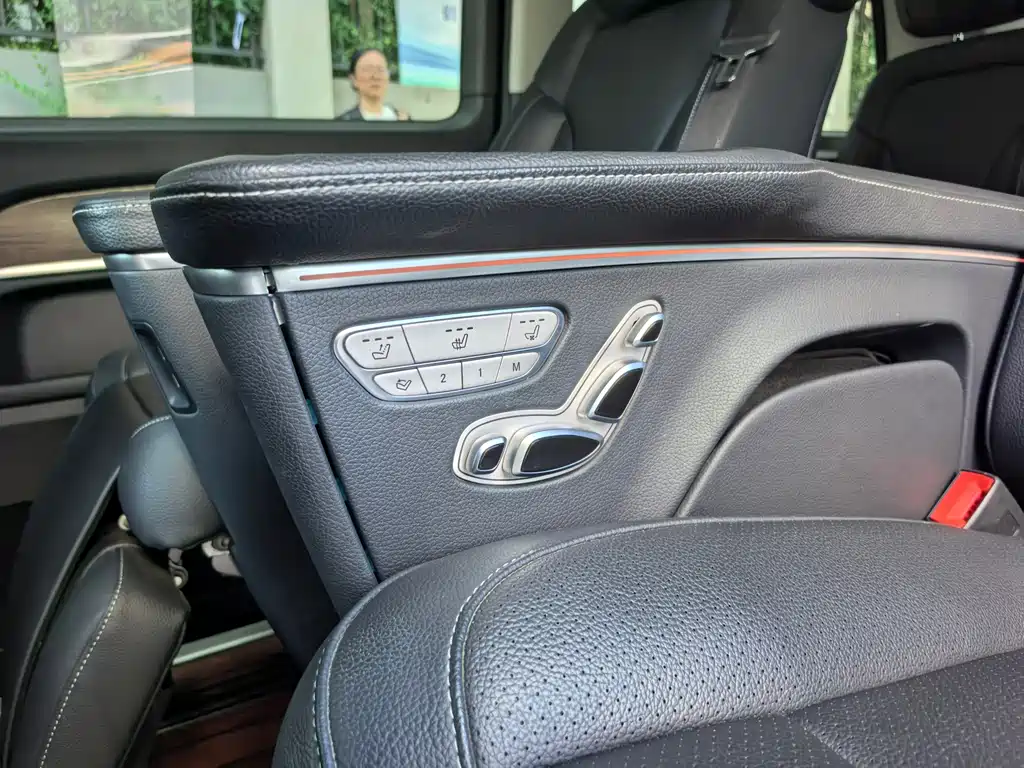 MERCEDES-BENZ V CLASS