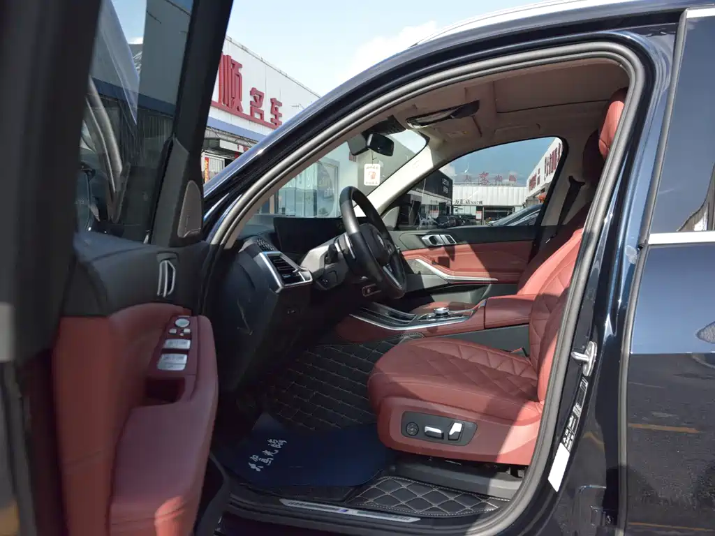 BMW X5 2023 xDrive 30Li Premium M Sport