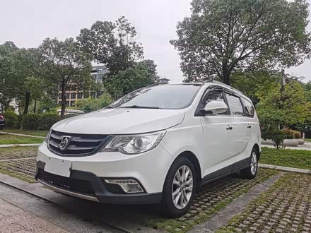 宝骏730 2014款 1.5L 手动标准型 7座