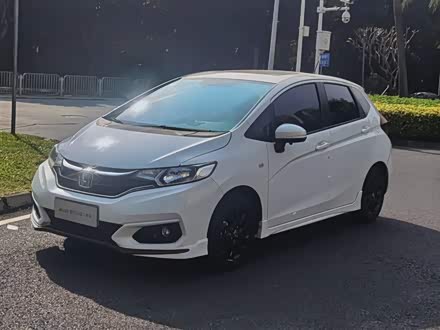 飞度 2018款 1.5L CVT潮跑+版