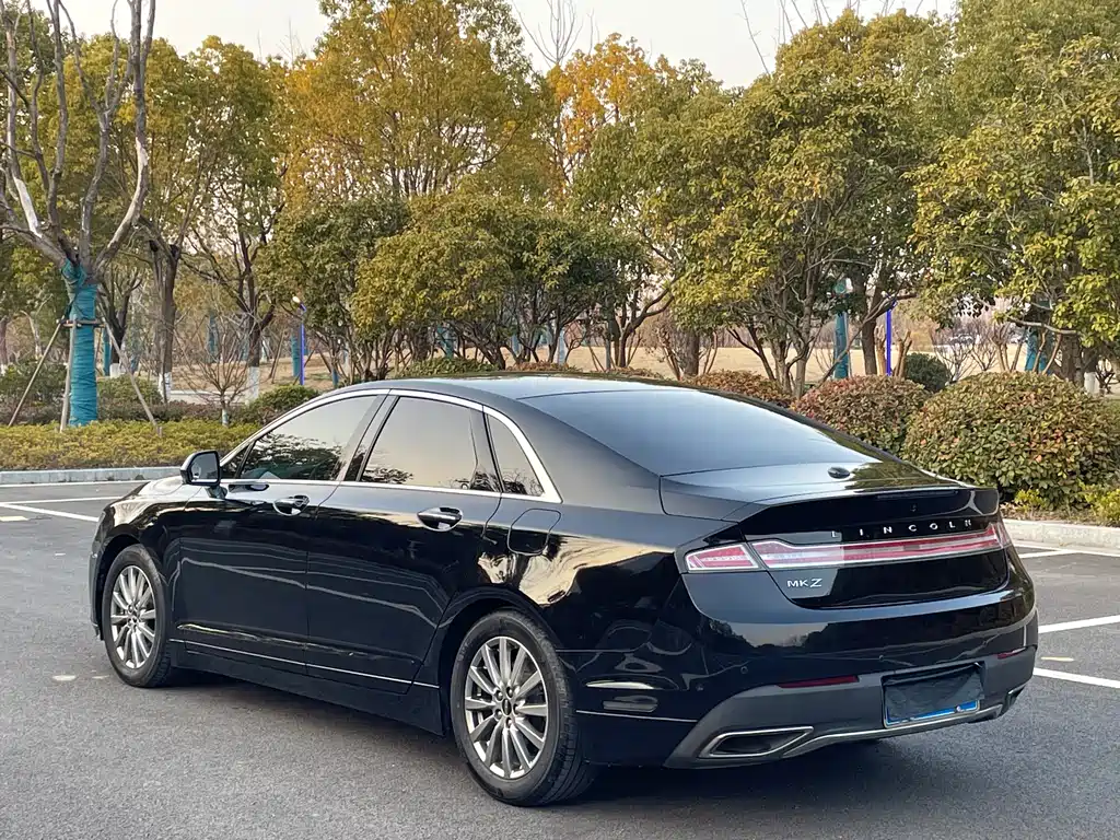 LINCOLN  MKZ
