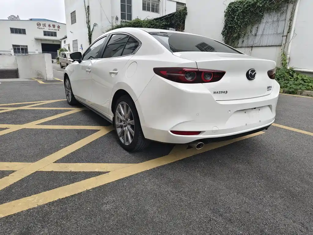 MAZDA 3 ANGKESAILA