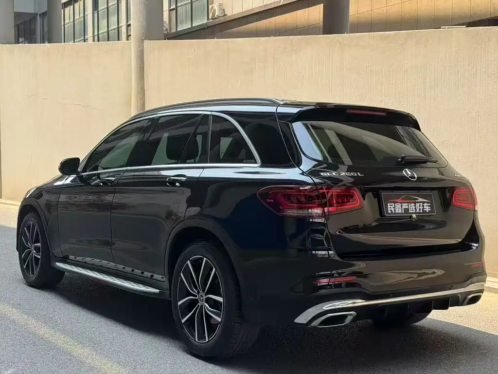 MERCEDES-BENZ GLC