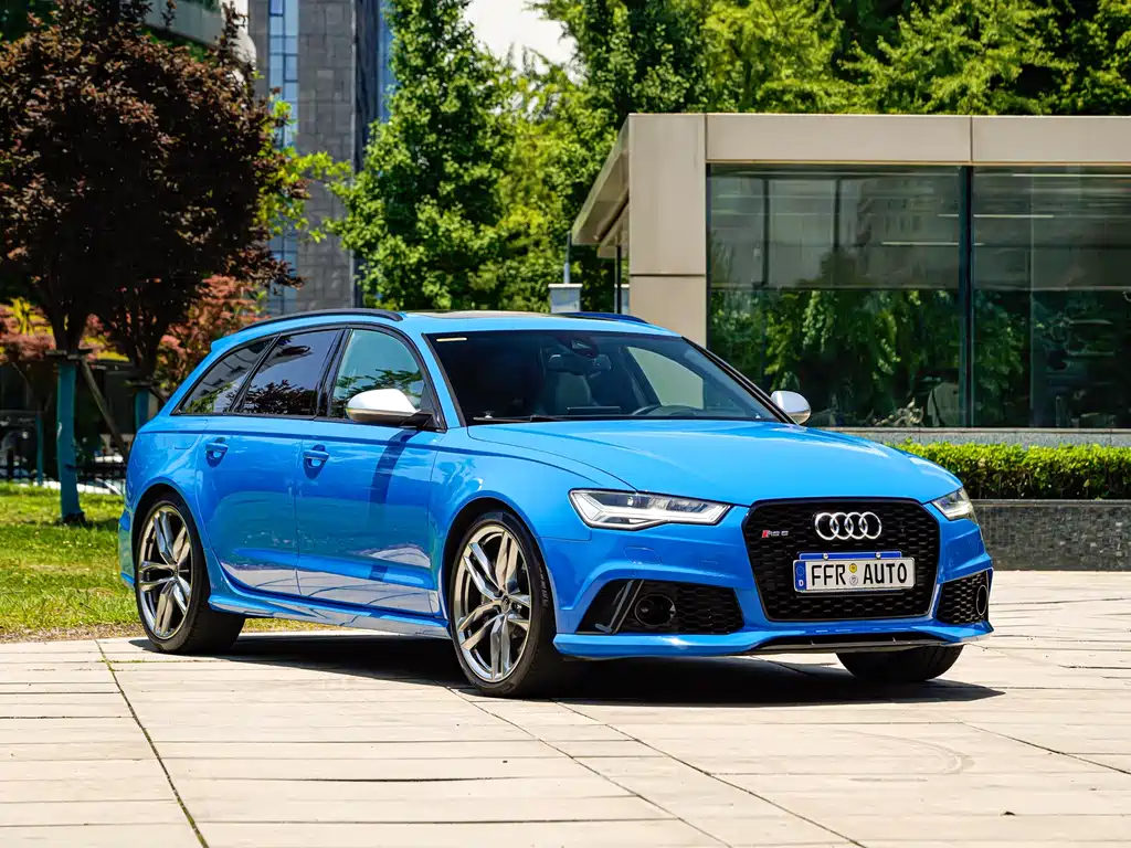 AUDI RS 6