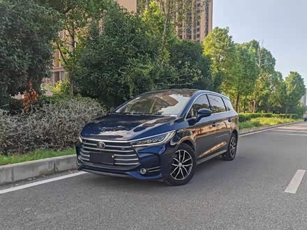 宋MAX 2018款 1.5T 自动智联尊享型 6座