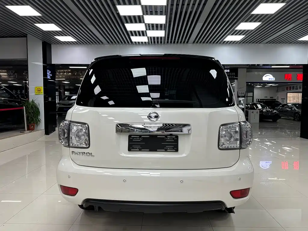 NISSAN TOURE