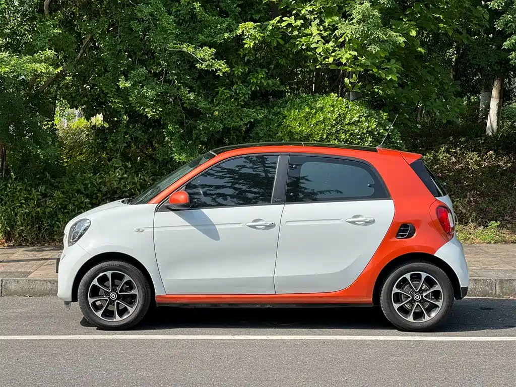 SMART FORFOUR