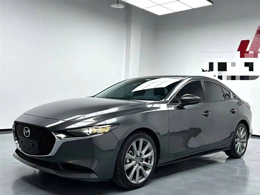 Мазда3 Акселла 2022 года, 2.0л, автомат, темно-черная версия 21000 km 2022