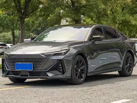 长安UNI-V 2022款 1.5T 尊贵型