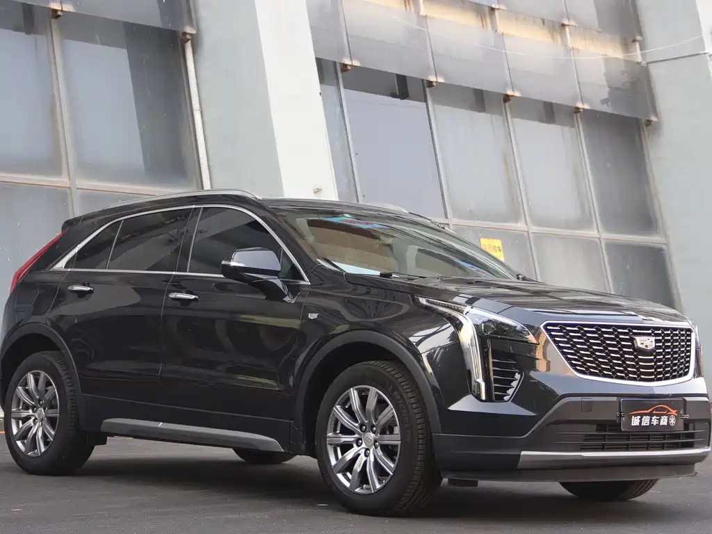 CADILLAC XT4