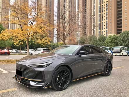 长安UNI-V 2022款 1.5T 运动版