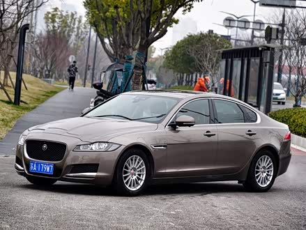 捷豹XF 2016款 XF 2.0T 两驱风华版