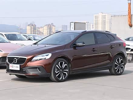 沃尔沃v40 2017款 cross country t5 awd 智雅版