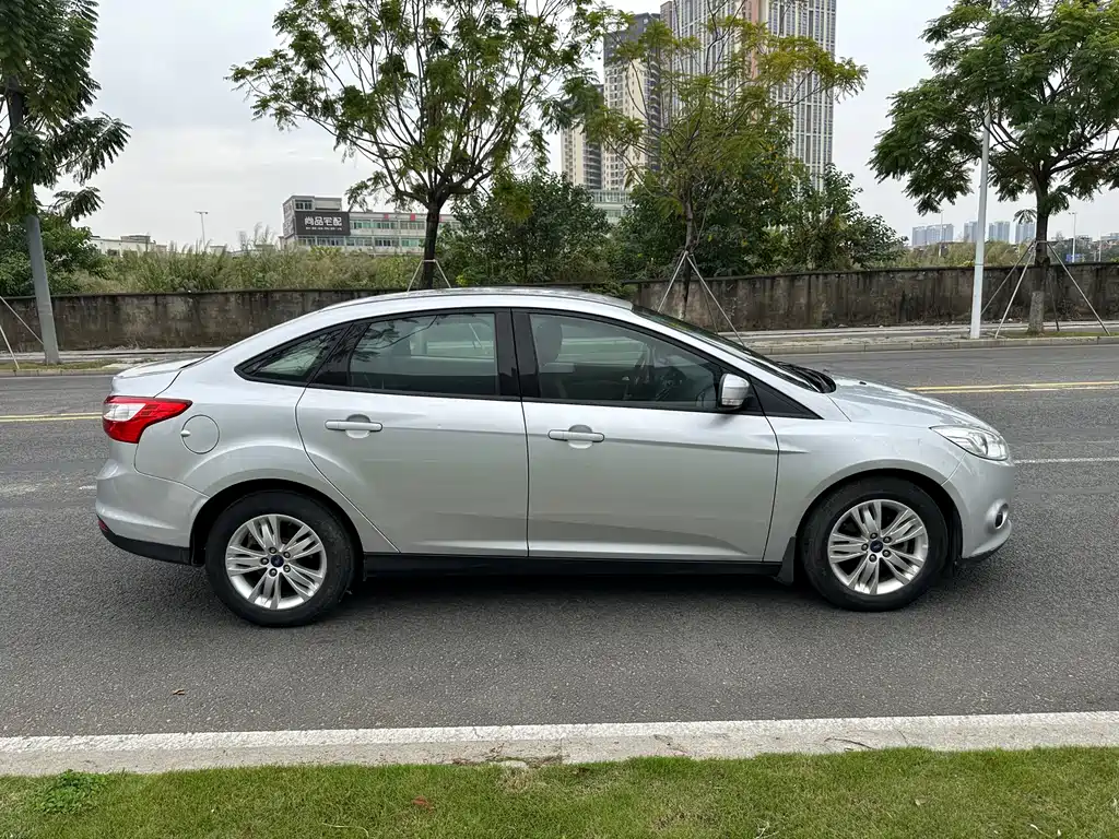 Ford Focus 2012 1.6L AT Comfort