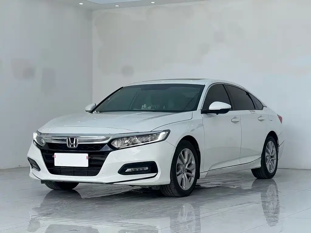 Аккорд 2021 года 260TURBO Люксовая · ограниченная серия с звездным небом 23000 km 2021