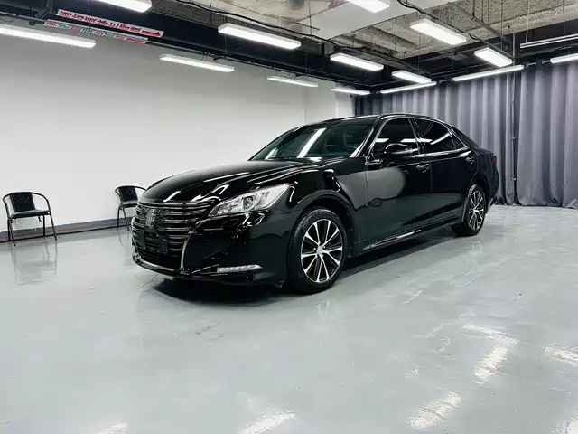 TOYOTA CROWN 2018