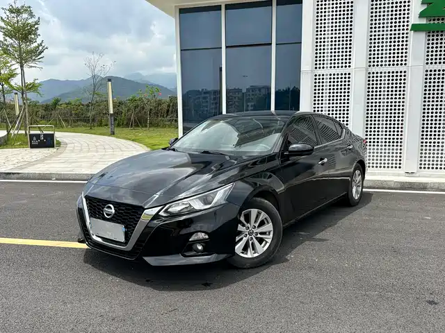 NISSAN TEANA