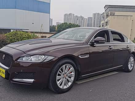 捷豹XFL 2017款 XFL 2.0T 240PS 尊享版