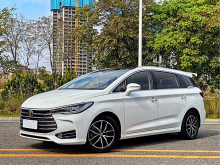 宋MAX 2017款 1.5T 自动智联精英型 7座