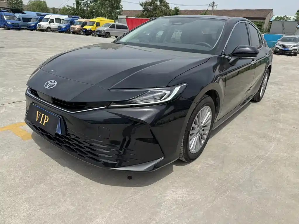 Камри 2024 года с двойной подзарядкой версии 2.0 HGVP Luxury Edition 3900 km 2024