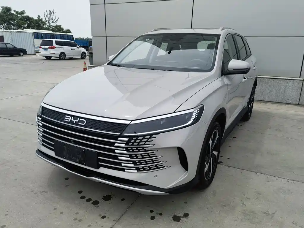 Люсий 05 DM-i 2025 г. DM-i 115KM флагманская версия 1900 km 2024