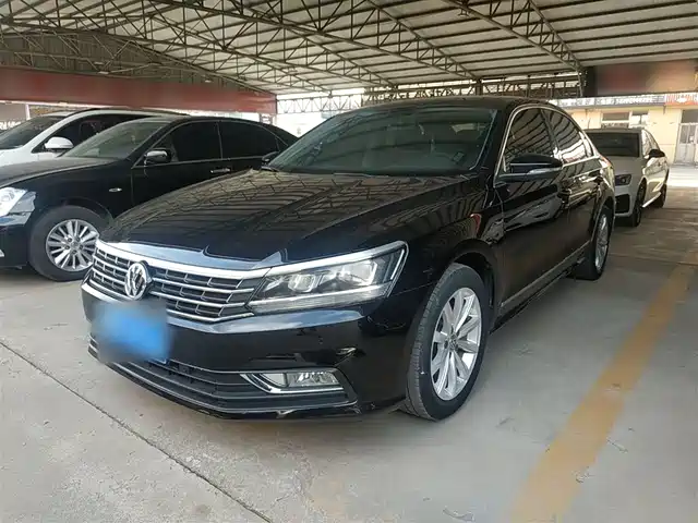 VOLKSWAGEN PASSAT 2018